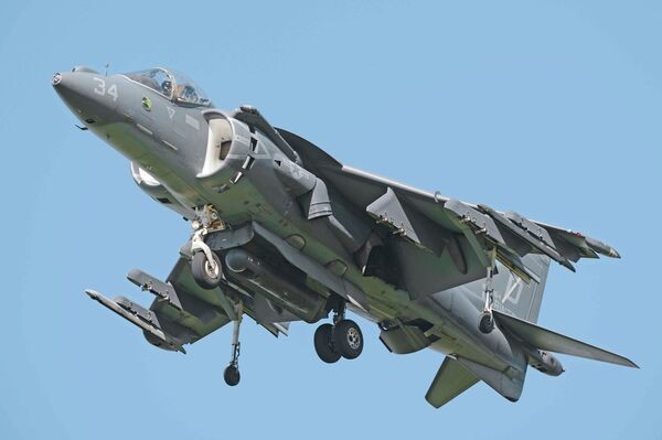 AV 8B Harrier II Jet (C)